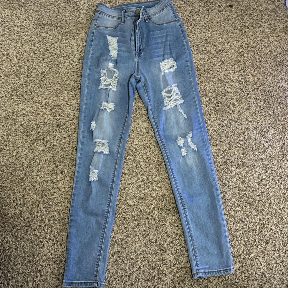 Ripped skinny jeans